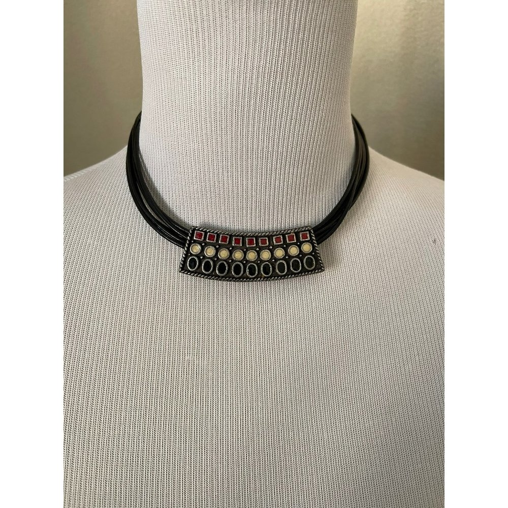 Chico's Resin Pendant Choker Necklace - Picture 6 of 11